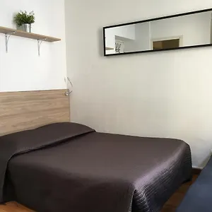 Du Petit Louvre Otel